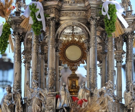 Participación en la procesión del Corpus Christi de la Santa Iglesia Catedral de Sevilla