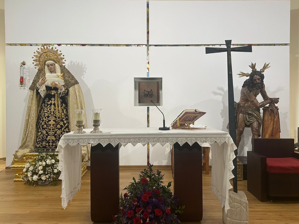 Disposición de los Sagrados Titulares durante los meses estivales